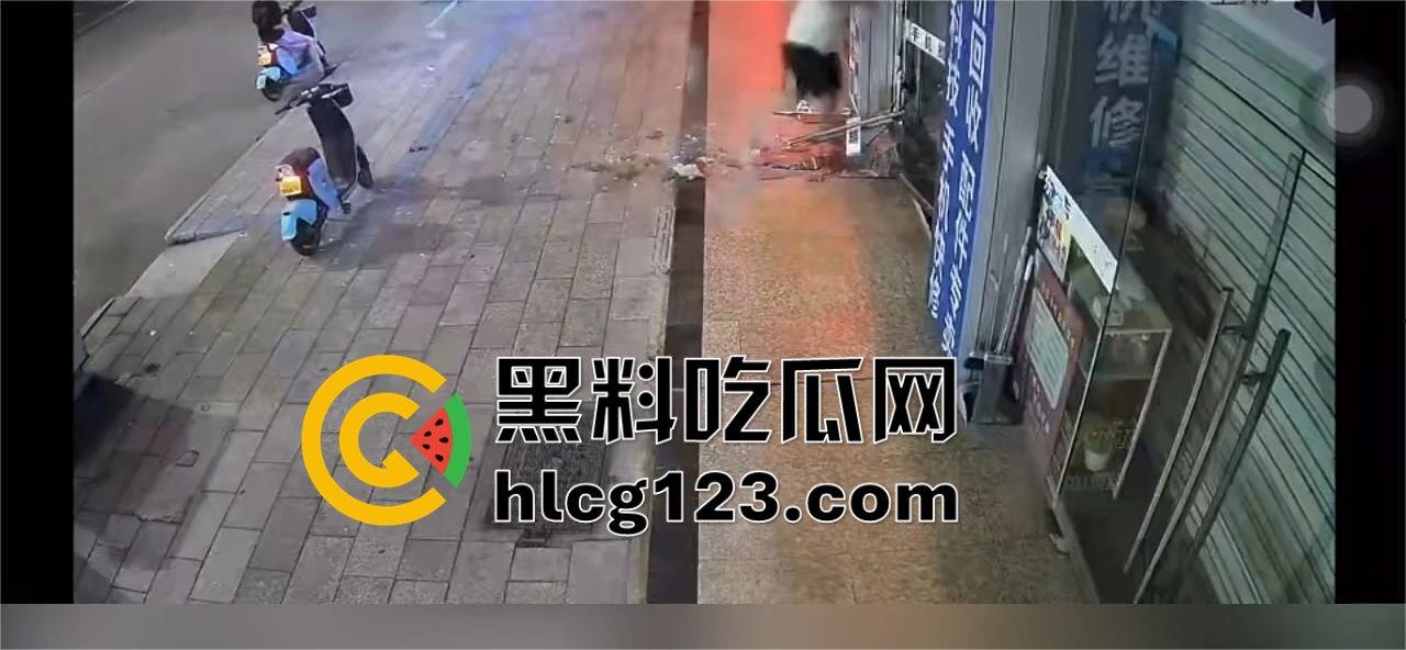 东阳三小伙暴力砸门偷手机,骑共享单车逃跑,结果第二天喜提14天免费饭!-5