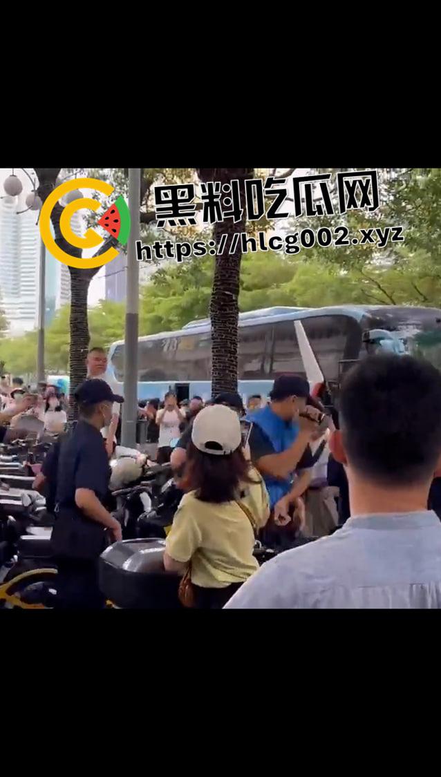 全网封禁相关话题！深圳螺岭社区学区问题抗议 多名家长被捕 抖音微博被下架视频流出-6