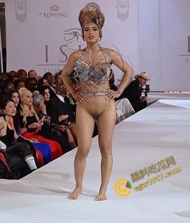 赤裸人肉T台狂肆绝伦！名模疯狂展示肉体，雪白胴体用猫步献上视觉大饱餐，美乳荡漾，宣告时尚之美！-5