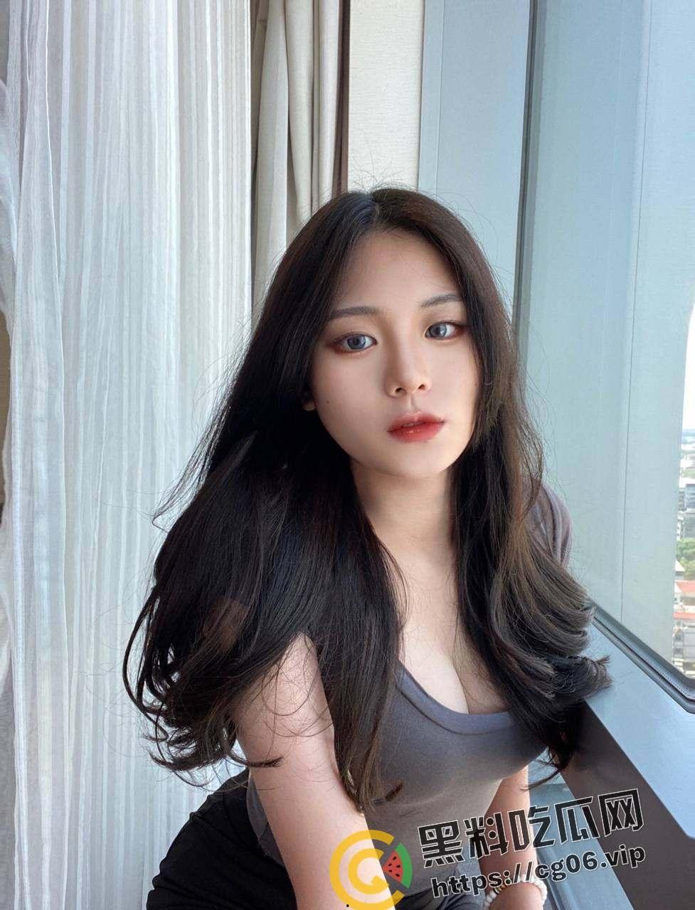 我的巨乳风骚班长!西南大学女大学生班长【严丽丽】 冷酷班长 风骚母狗 无缝切换 胸都要被捏爆啦-2