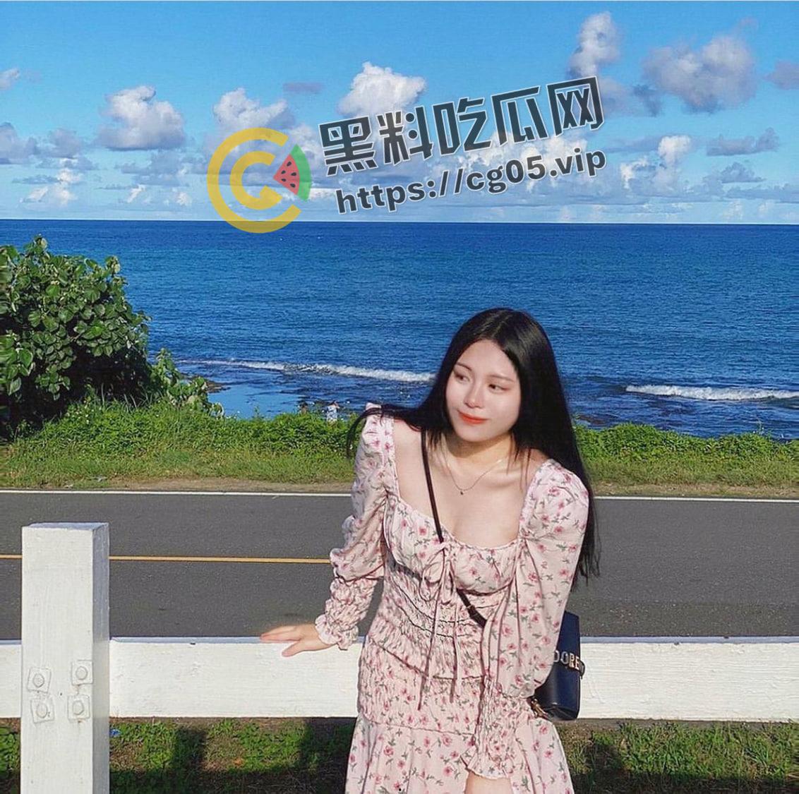 我的巨乳风骚班长!西南大学女大学生班长【严丽丽】 冷酷班长 风骚母狗 无缝切换 胸都要被捏爆啦-13