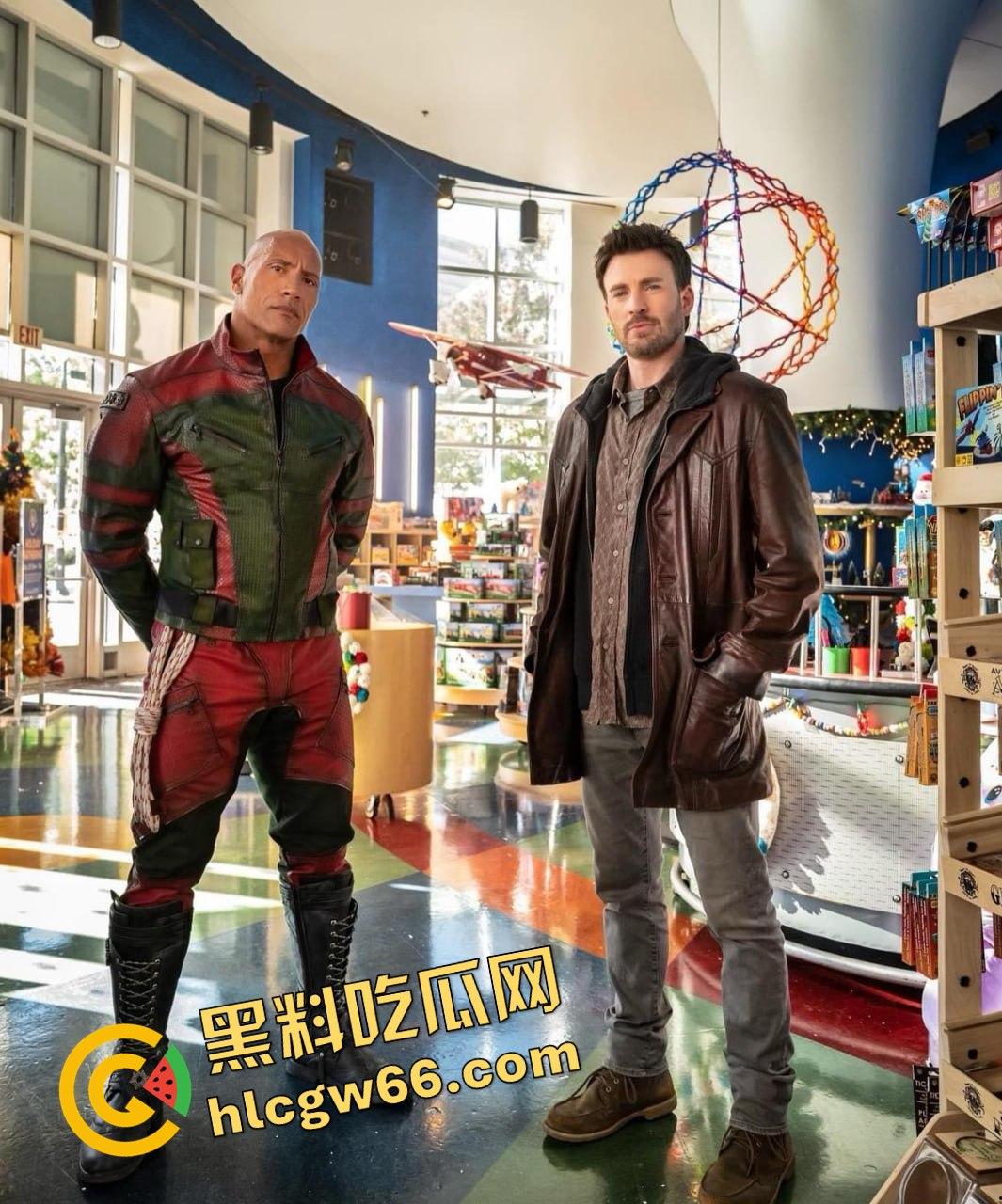 《红色一号：冬日行动》巨石强森变身反差萌小精灵？这圣诞节太不对劲了！-3