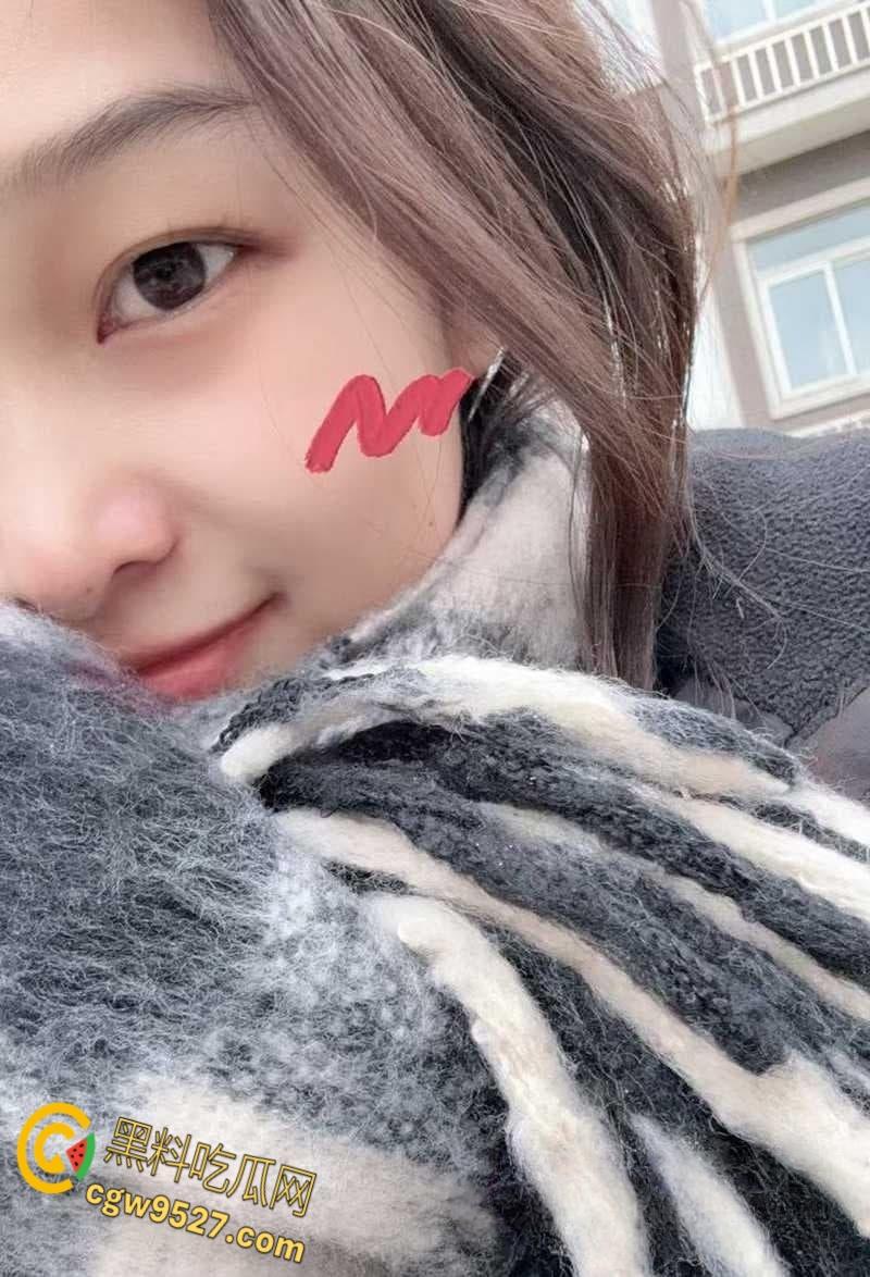 上海商学院【于贝】，被渣男跑路只能裸贷打胎，自拍全裸洗澡视频抵押，自慰骚穴完美露脸 !-1