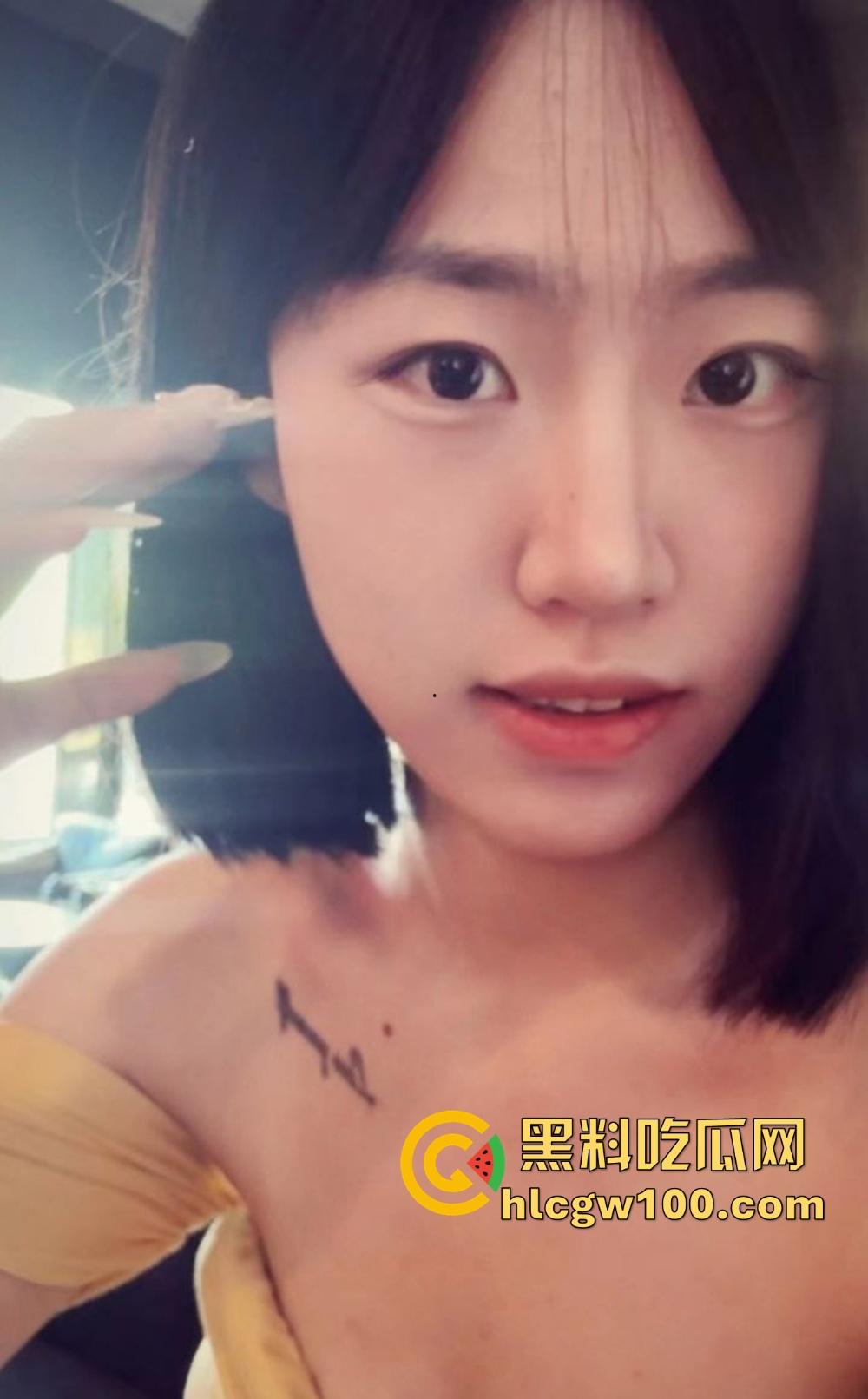 长沙女主播『冯洛涵』可纯可欲可调情 线上钓金主线下上门服务为钱疯狂 千里送逼秀腰臀技术!-10