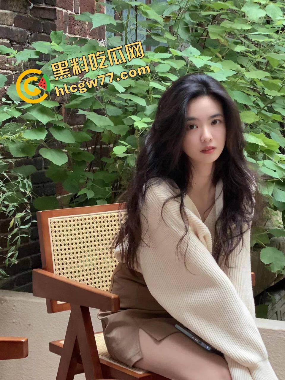 她的膝盖不属于健身房,而是属于床边与地板之间,厦门『袁苗苗』的肉体哲学课!-4