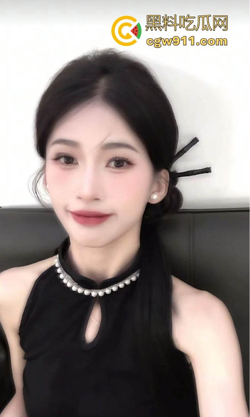 东北大学极品学妹【魏雪莹】被学长诱惑开房,性感身材露脸反差骑乘,淫乱画面视觉冲击拉满!-4