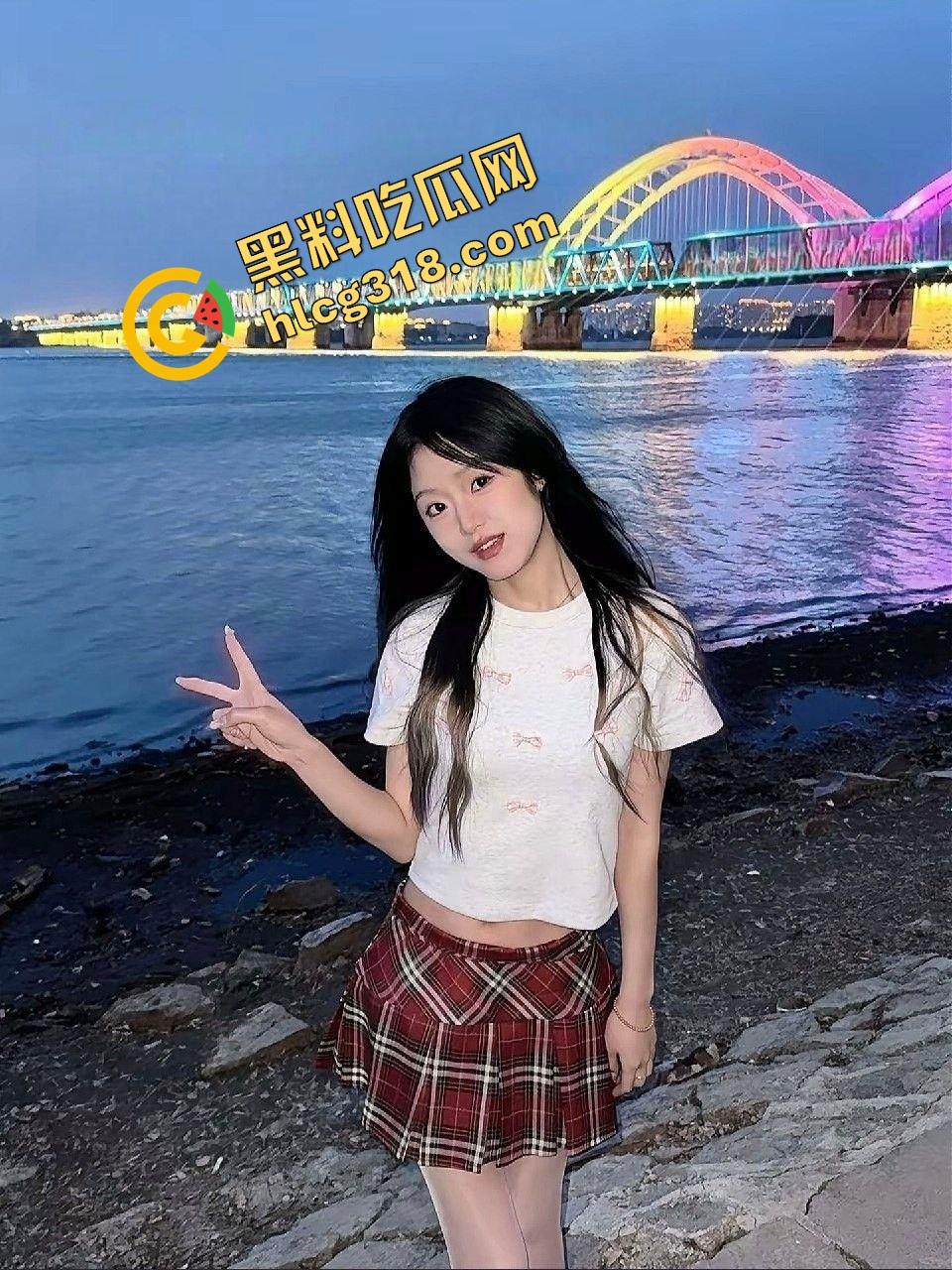 婚后六年操老婆操成亲情,隔壁浪叫勾人,逼肿喷汁操翻天还贪万人干,幻想邻居大屌内射骚货老婆!-4