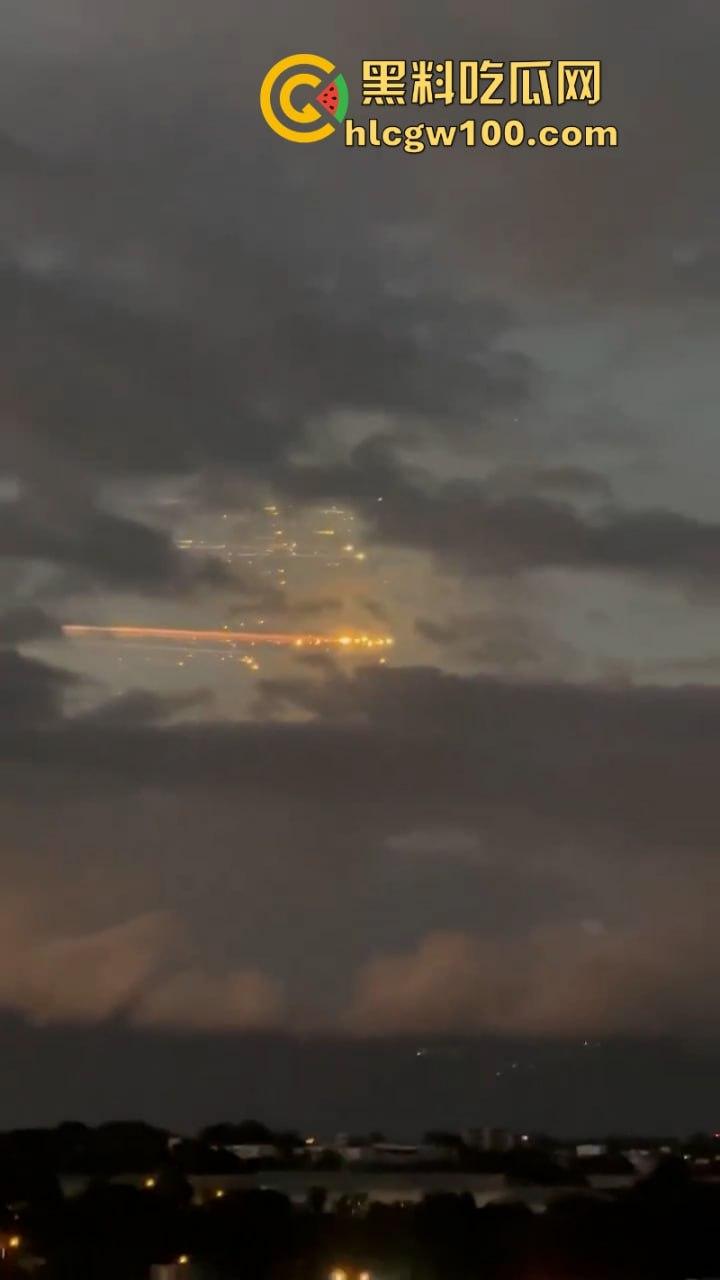 马斯克创造史上最贵世纪大烟花 星舰第七次升天又玩完！一级回收 二级脱轨空中解体屌炸天！-8