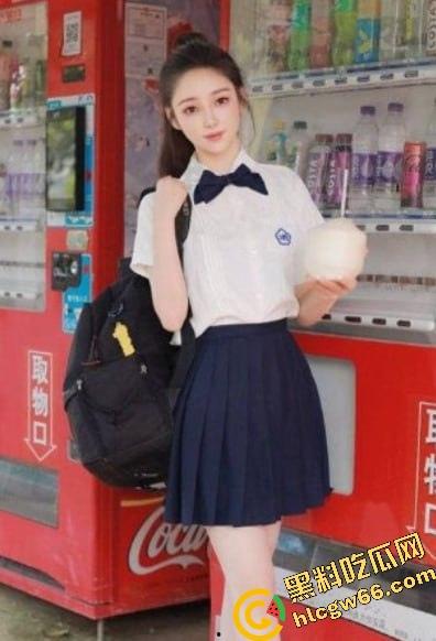 四川大学锦江学院舞蹈系校花『罗钰爽』白丝上阵,趴地上给评委爆插粉嫩小穴,老师操我一次不够!-2