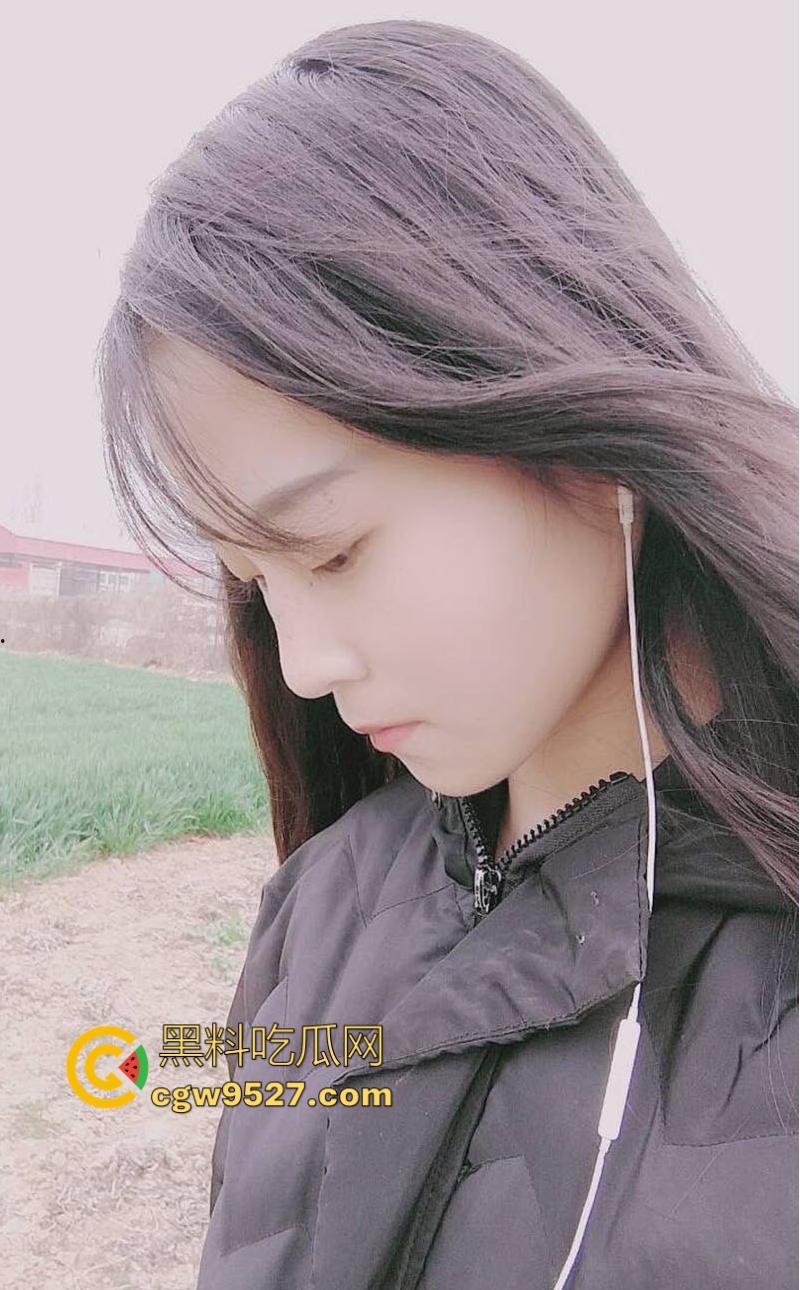 江南大学甜美女大【廖夏晴】小美遇人不淑跟绿帽渣男激情视频泄露,翘臀高抬跪床求操,淫水喷涌尽显狂野!-3