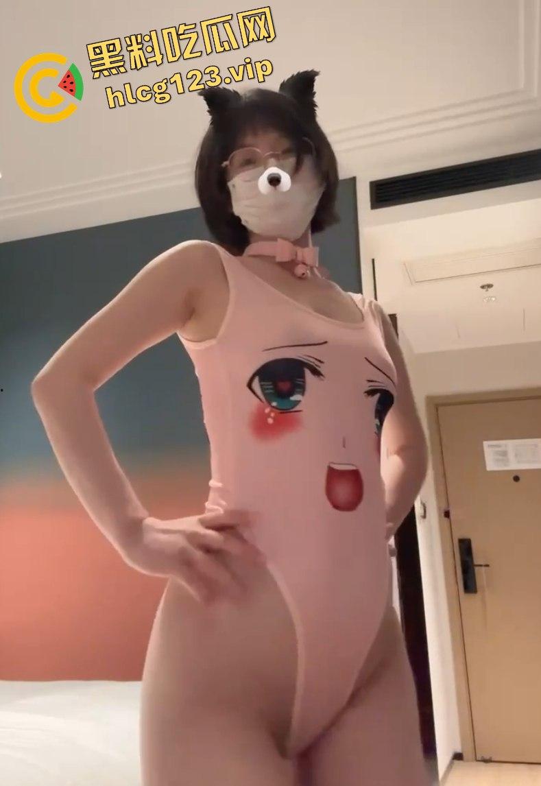 抖音Ashley微博寸言女王大尺度反差裸舞视频流出!粉嫩奶头加上嫩穴,勾得人想舔两口!-4