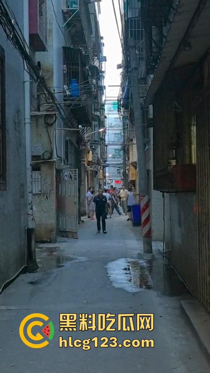 汕头体校外卖小哥爆猛料!老校区附近竟然发生灭门惨案,男子手起刀落,连老婆女儿都不放过!-5