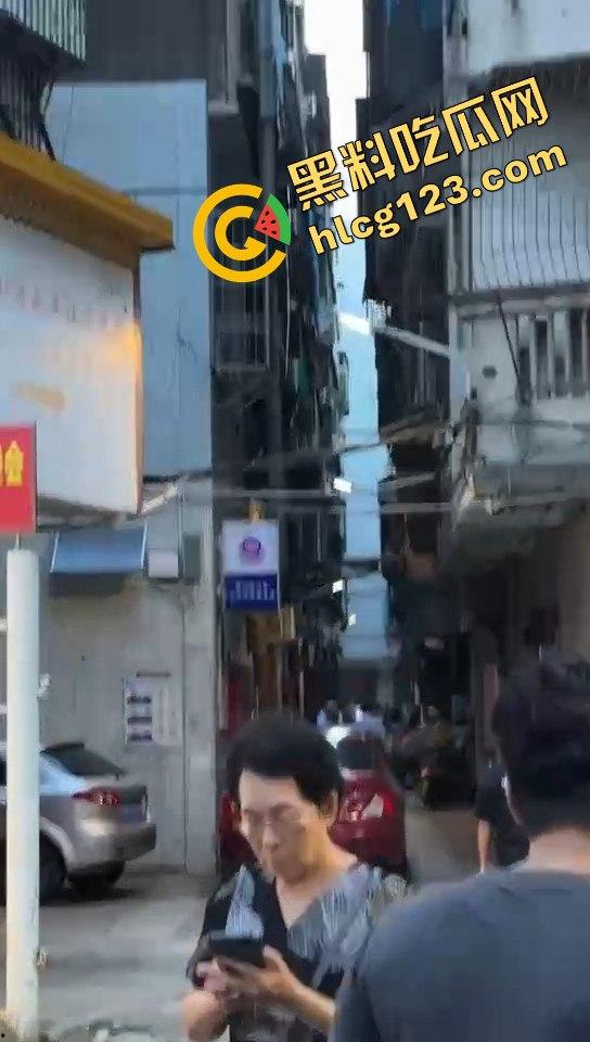 汕头体校外卖小哥爆猛料!老校区附近竟然发生灭门惨案,男子手起刀落,连老婆女儿都不放过!-9