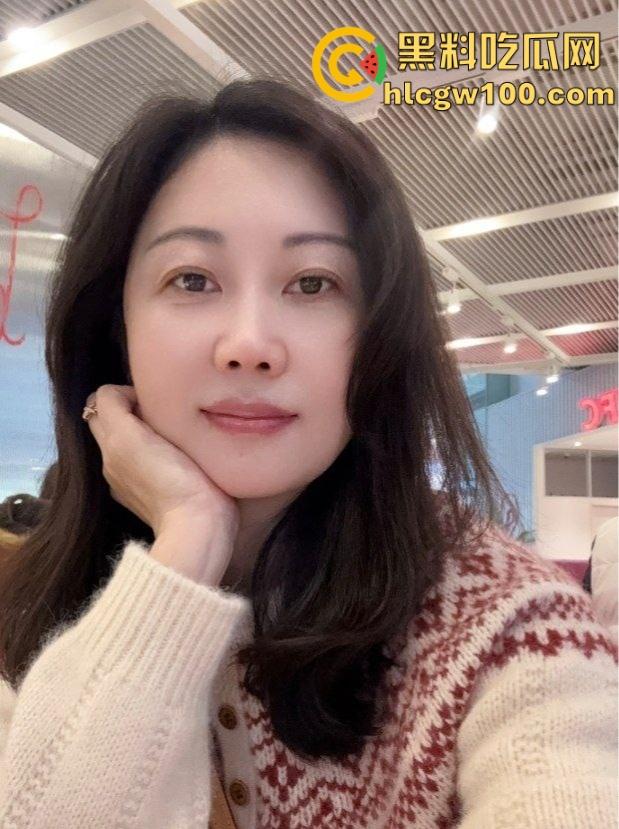 气质嫂子以身抵债，肉体500一次相当公道，老公欠债还不上，嫂子主动肉偿，乡里乡亲全来帮忙了！-1