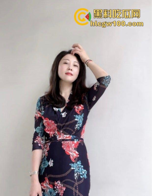 气质嫂子以身抵债，肉体500一次相当公道，老公欠债还不上，嫂子主动肉偿，乡里乡亲全来帮忙了！-3