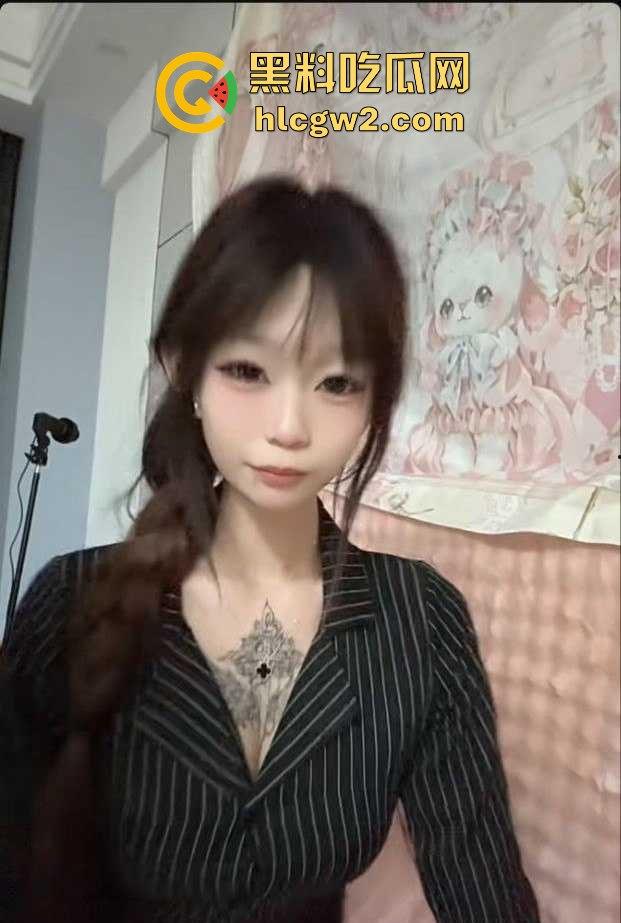 抖音精神小妹【小小姜】翻车！两万粉丝的她竟是隐藏福利姬，高价私密内容被曝光！-5