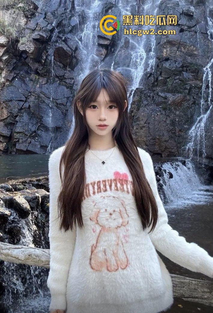 抖音精神小妹【小小姜】翻车！两万粉丝的她竟是隐藏福利姬，高价私密内容被曝光！-11