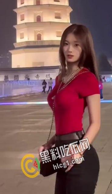 南京大学极品一字马裤里丝舞蹈生 漂亮学生妹私下极度反差 丰乳翘臀极品身材 黑丝大长腿抗肩猛操-2