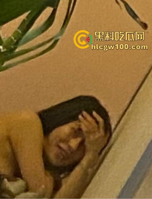 东莞女DJ水水真名『刘晓露』的捞女日记,金主曝光她出轨乱交内幕,下贱捞女毫无底线,骚的以为自己逼是金镶玉!-15