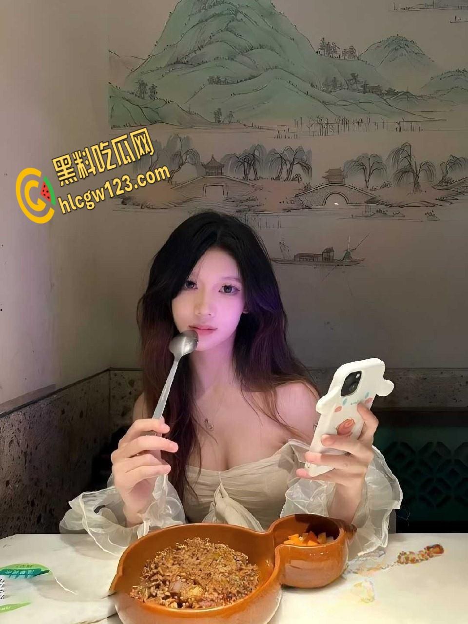 富二代约炮模特【fKabuto】,22岁小模特伴游几天下来操爽了,小穴被干的肿起来!-4