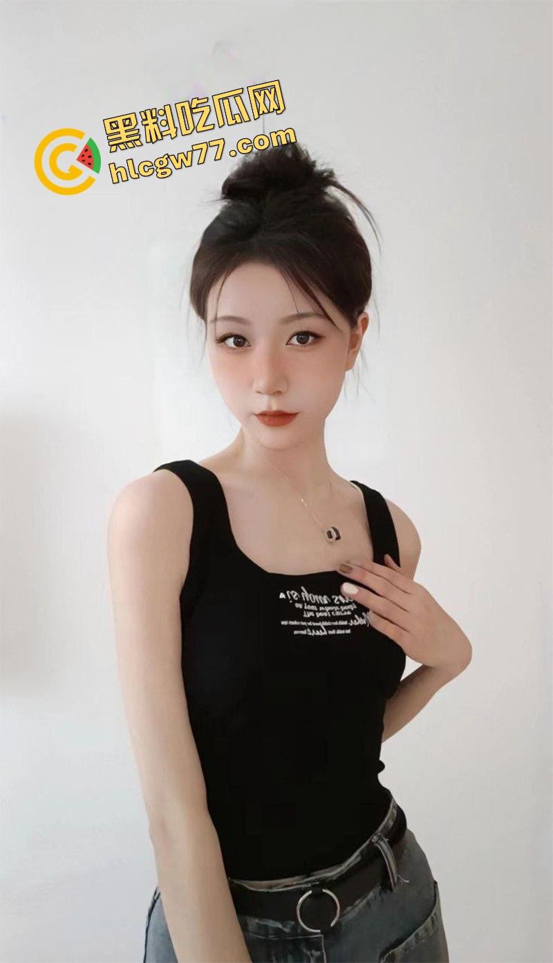 上海艺术设计学院的校花【夏宸玥】实锤拜金狗,富二代酒店蹂躏调教,宿舍自拍插棒成全校精盆公交车!-5