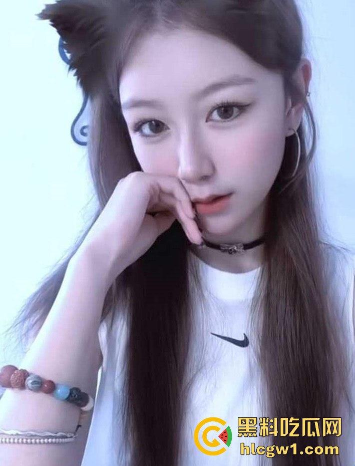 珠海职业学院【王紫宣】被学长PUA带到出租屋 抽搐着被爆操 狠搞到快断气还嚷着要更多!-3