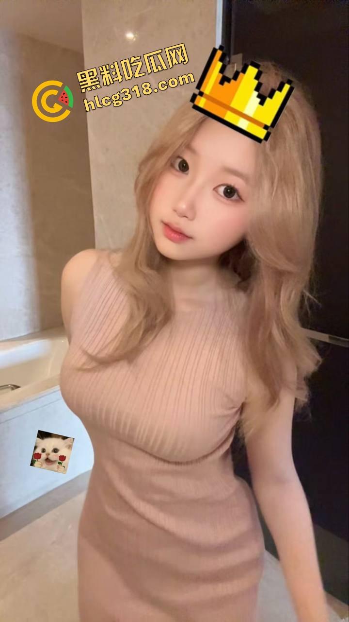 绿帽惨剧真实上演,兄弟亲手操自己女友内裤还没落地就开干,老婆被干到呻吟求饶,看完根本停不下来!-1