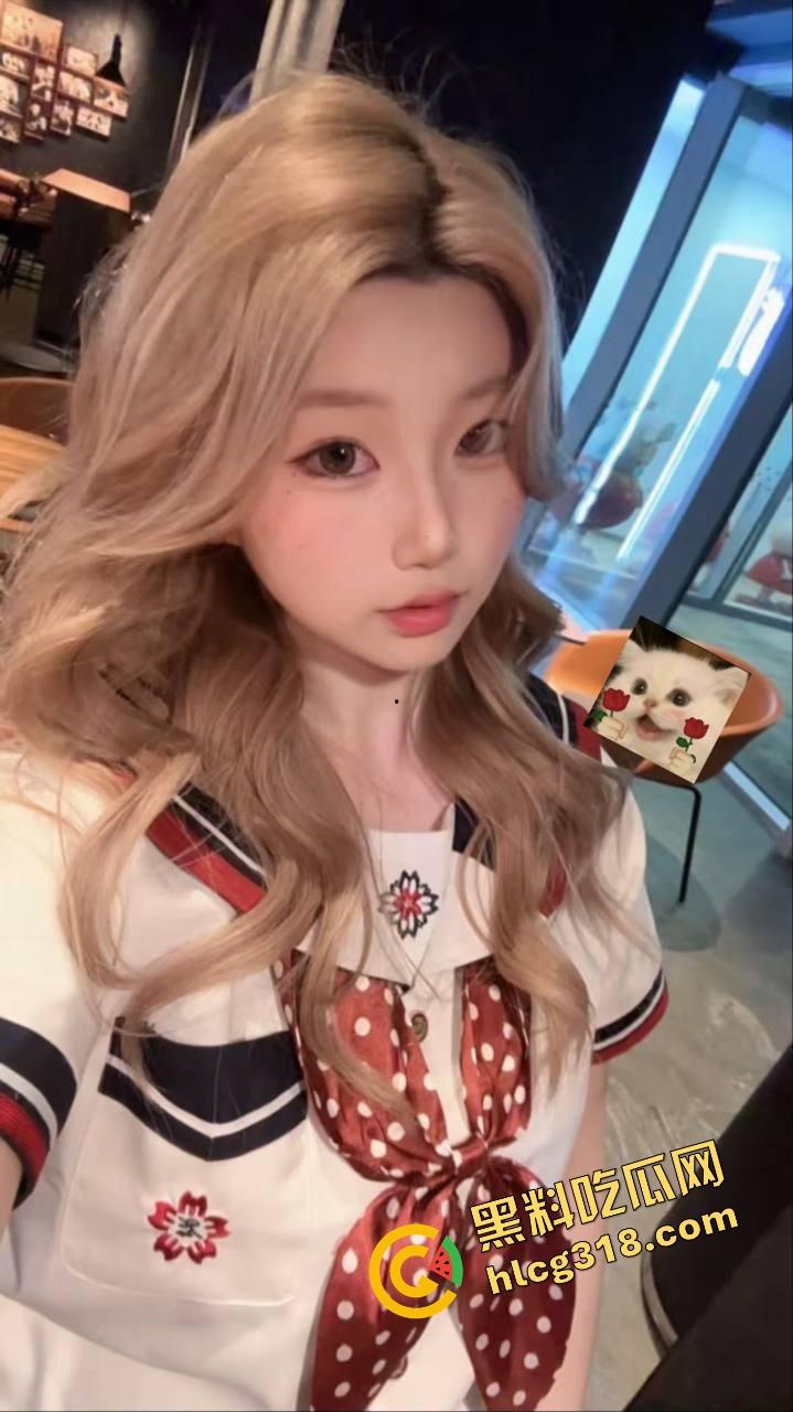 绿帽惨剧真实上演,兄弟亲手操自己女友内裤还没落地就开干,老婆被干到呻吟求饶,看完根本停不下来!-3