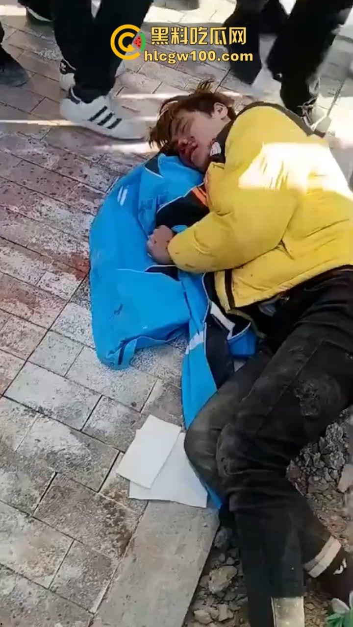 爆料越少事越大!蒲城职高警民大混战 十万民众为坠亡学生发声 当地被迫实行全城戒严管控 母亲含泪妥协!-6