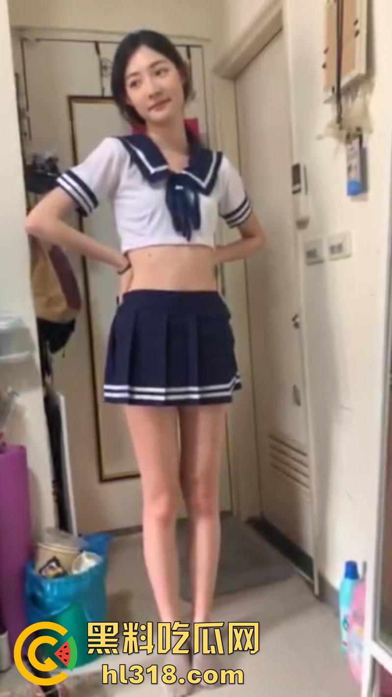 摄影师私拍长腿嫩妹,顶级身材颜值女神,逆天大长腿配饱满蜜桃臀,这种嫩模谁能扛得住啊!-2