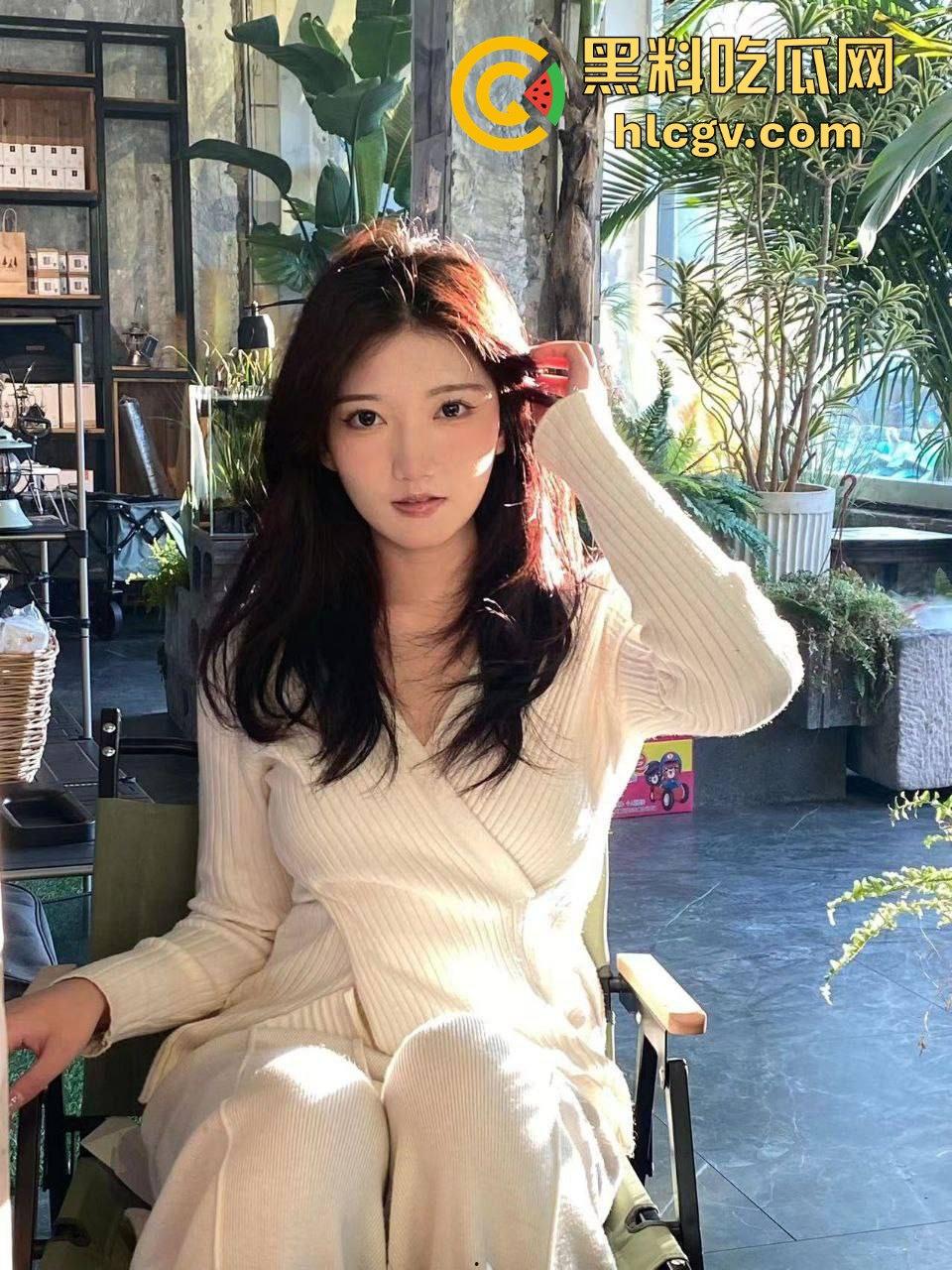 高颜值御姐【欧阳苏媛】云盘不雅视频流出!吃鸡姿势骚到爆,网友:想不到表面清纯内里这么野!-8