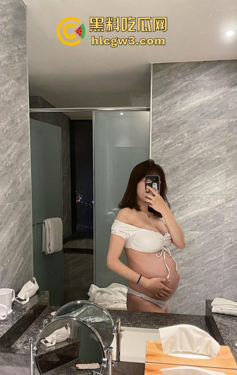 杭州极品骚货人妻【雪莉】大肚婆性欲爆表,浴室湿身口交狂舔,后入猛干无套中出,浴室爆操视频意外流出!-23