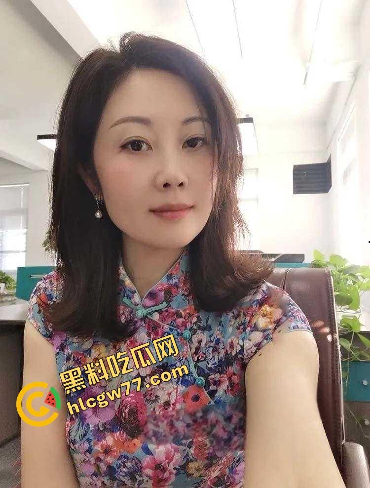 马鞍山震碎三观,硕博夫妻默许淫妻母子乱伦,韵味妈妈做亲儿性启蒙,聊天记录视频曝光!-10