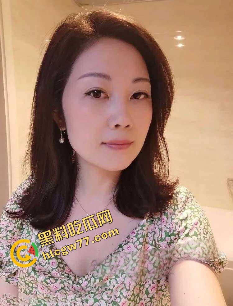 马鞍山震碎三观,硕博夫妻默许淫妻母子乱伦,韵味妈妈做亲儿性启蒙,聊天记录视频曝光!-11