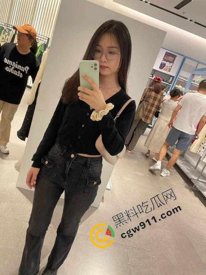 深圳北航校花【赵蕊】激情约炮!蕾丝性感,奶大肥硕,嫩穴乱颤,激情狂插,看得众人直呼过瘾-3