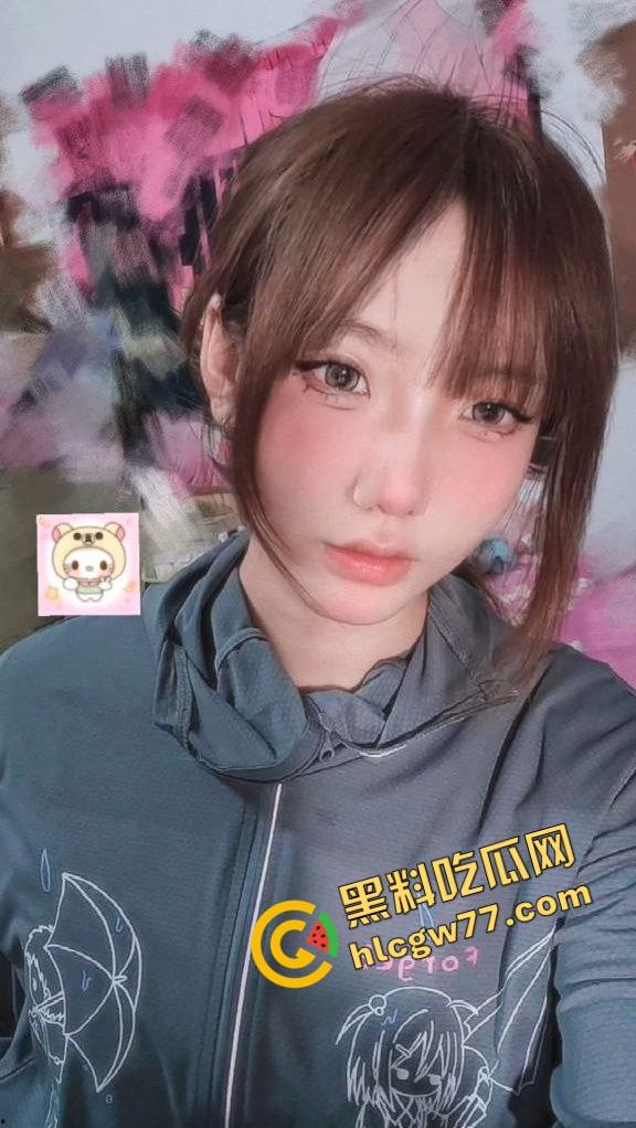 湖北咸宁女大学生『孙甜甜』网恋男友曝光自慰全裸照,投怀送抱给有钱小哥,粉嫩骚穴成免费送货服务!-2