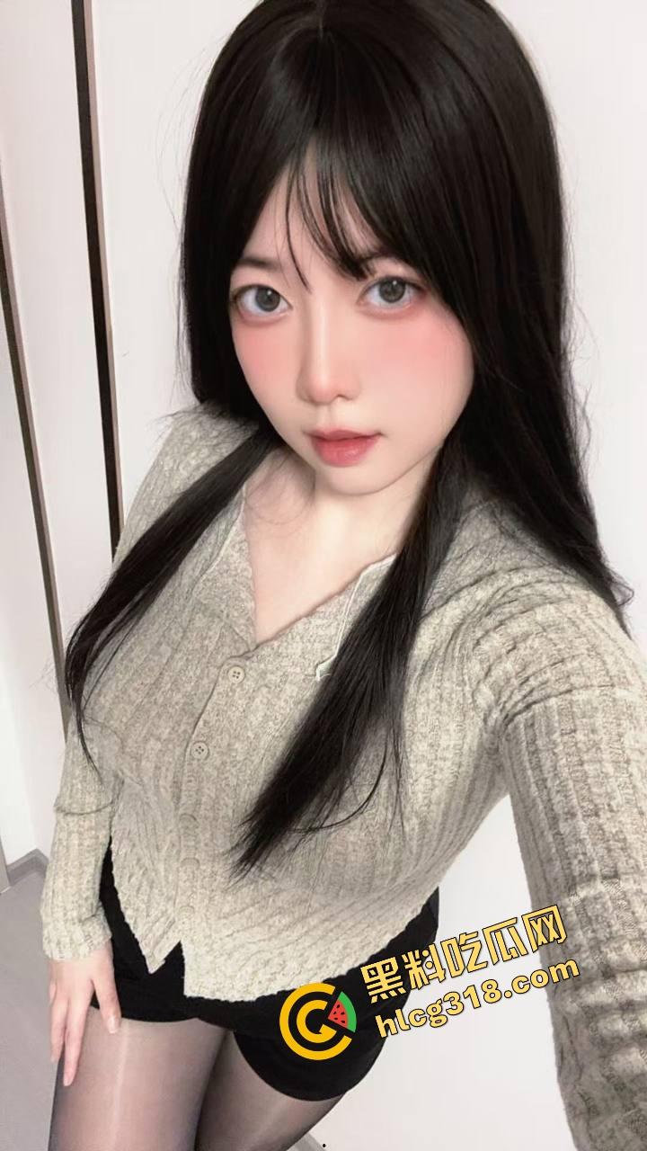 长沙体育学院『杨萌』大屁屁被猛操后入名场面,鸡巴被夹得噗噗响,猛撞十分钟精液全射屁沟里!-1