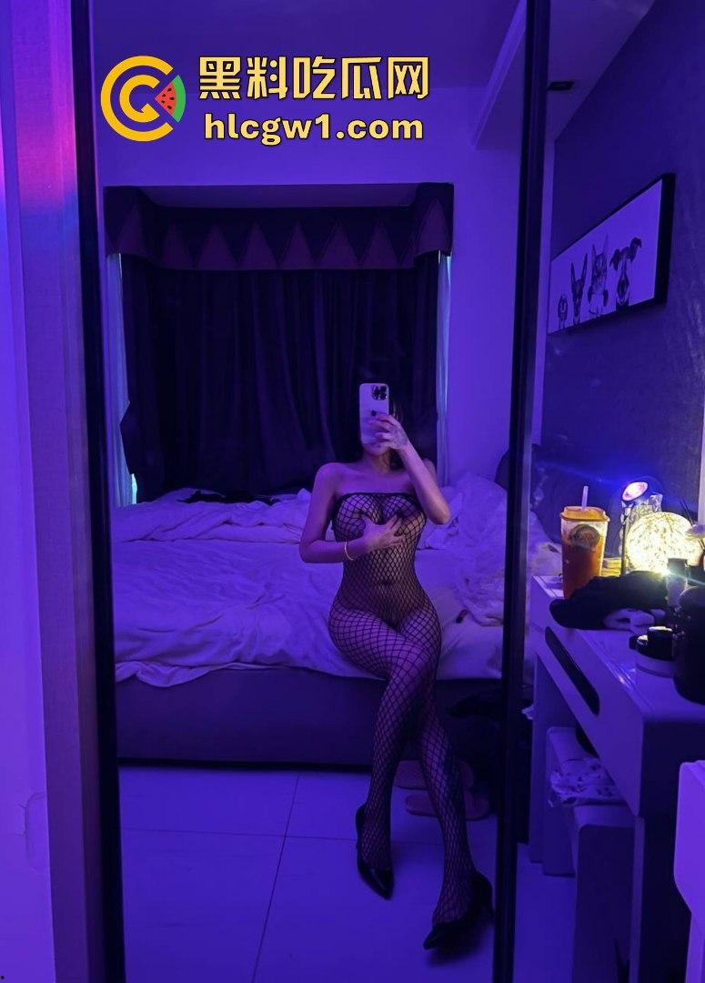 瓜友爆料广州商务饭局的头号骚货『姜安琪』!表面高冷,撒钱贴你身上送逼,干到她腿软还叫爸爸!-13