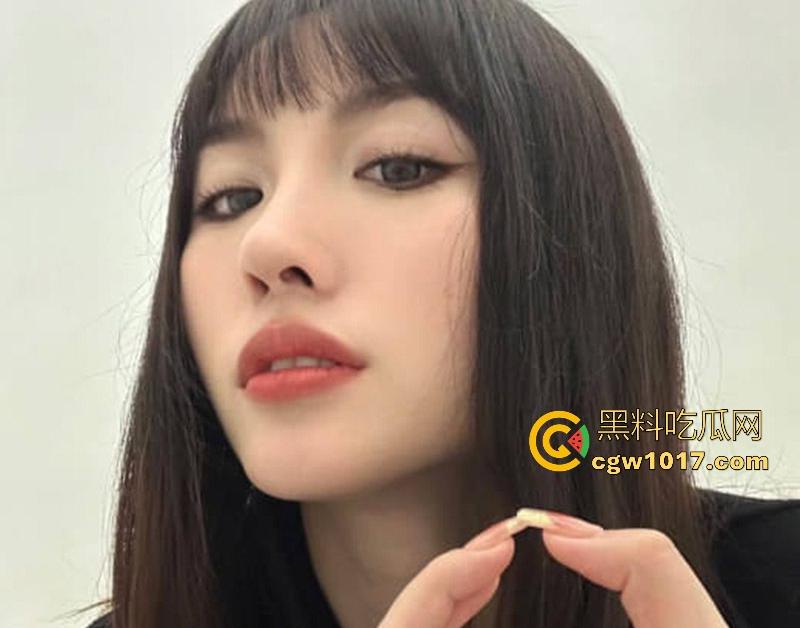 杭州师范大学【李沐英】性爱视频流出，高颜值女神被男友无套爆操，女上骑乘后入猛干淫叫连连！-6