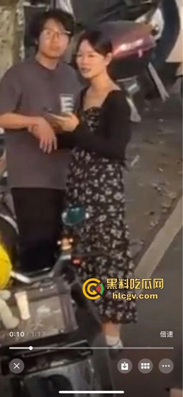 重庆渣男多次出轨被女友当街教训!肘击扇脸一顿狂揍,高跟鞋拔子差点上脸,最后道歉还发QQ空间!-9