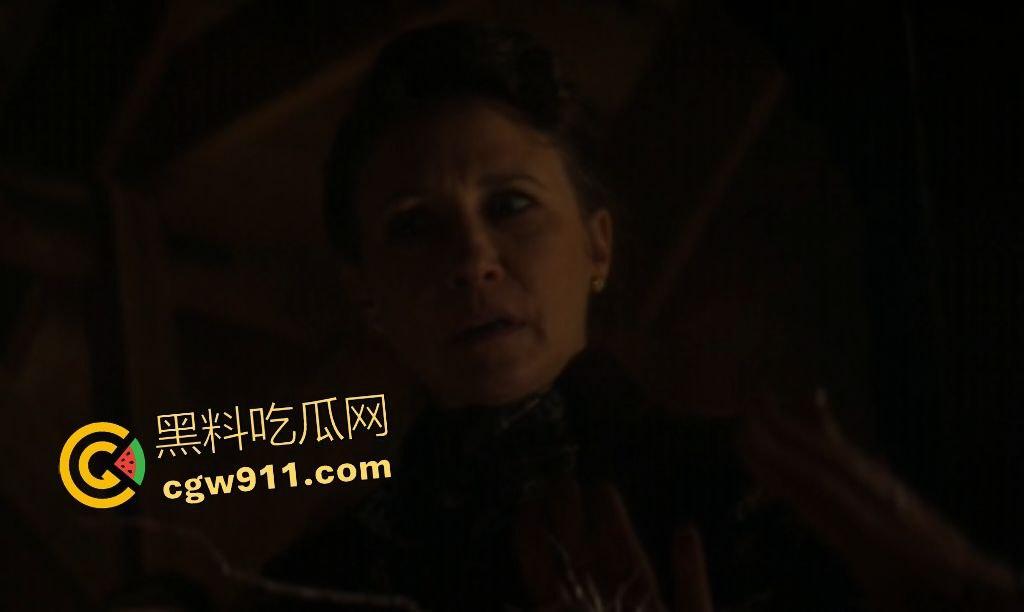 【招魂4】沃伦夫妇1986重返驱魔战场！斯莫尔家族恶魔肆虐，地狱烈焰吞噬惊魂夜！-6