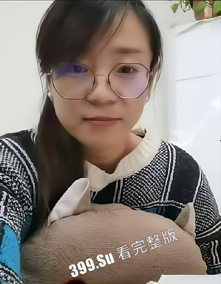 甘肃天水五中 已婚英语老师张欣悦 被曝私生活混乱不堪 勾引学生做爱 毕业后任远程视频裸聊卖骚 简直枉为人师!枉为人妻!-4