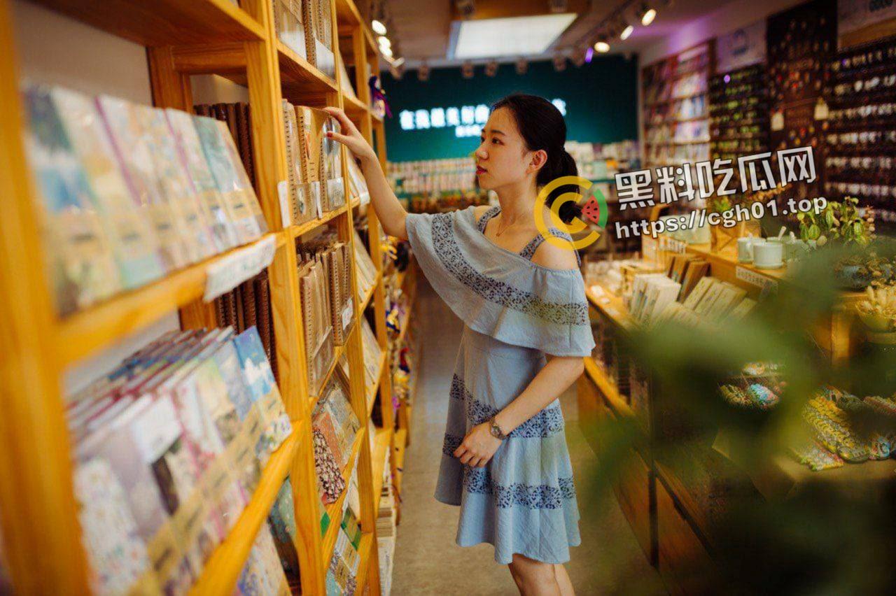 青岛大学极品少妇【李岚】萌妹长相的肥鲍少妇 最全资源流出-1