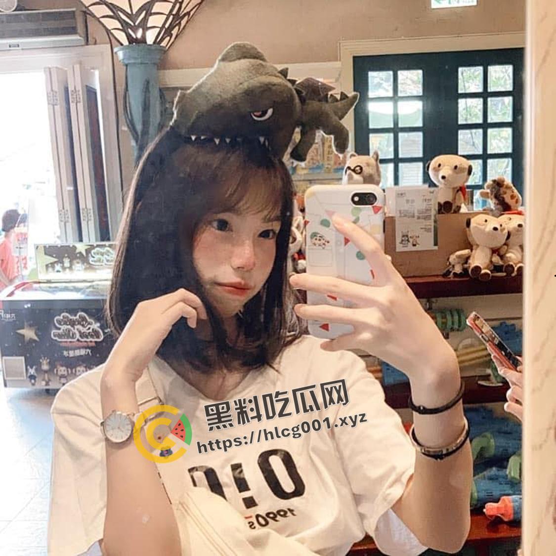 贵州职业技术学院翘臀精神小妹 极品炮架 后入狂喷 这怕不是属水枪的  做爱视频被前男友流出-1