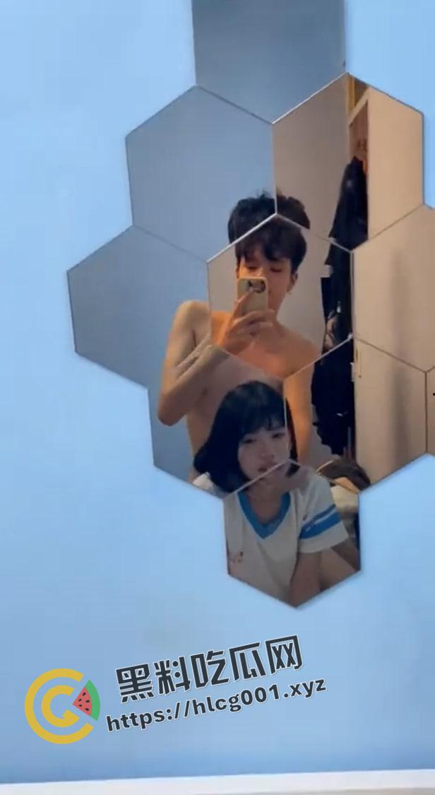 贵州职业技术学院翘臀精神小妹 极品炮架 后入狂喷 这怕不是属水枪的  做爱视频被前男友流出-10