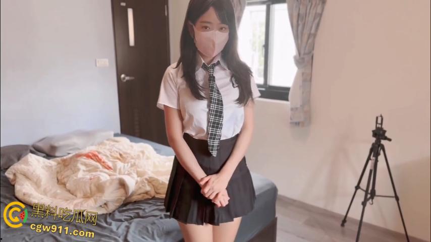 极品萝莉网黄【Ellie】,交不起房租用肉体抵房租,清纯JK白袜制服,极品翘臀女上骑乘,疯狂榨精无套内射 !-1