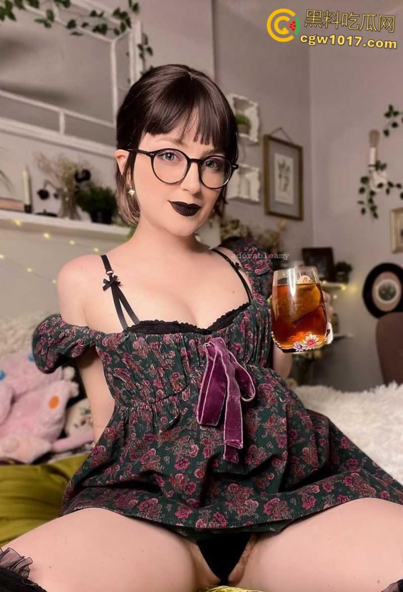 美国小娇娃【AdorableAmy】,清纯娃娃脸挑战粗大炮机,粉嫩蜜穴遭深插狂虐,跳蛋加持嫩肉翻飞!-6