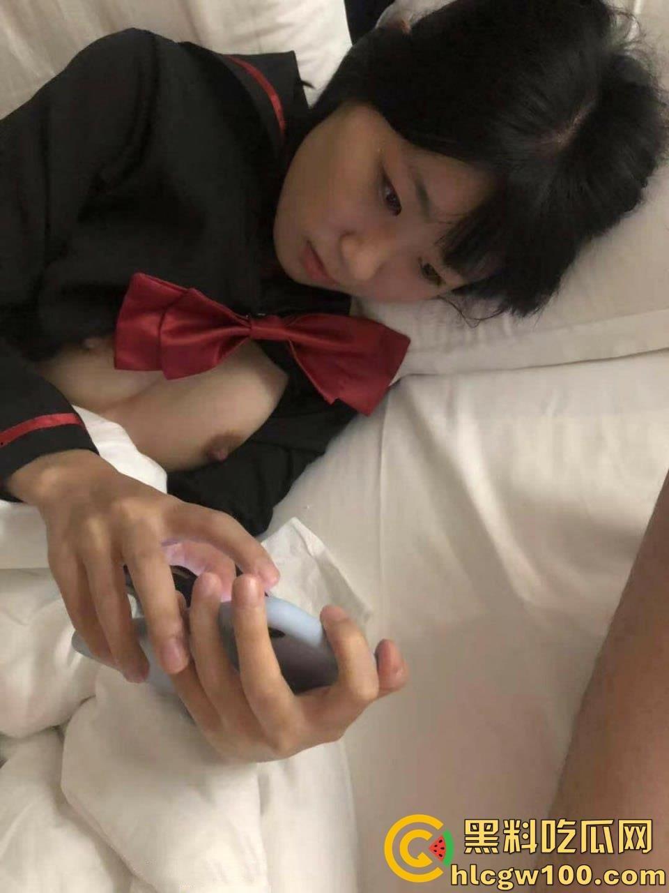 河北中医药学院骚母狗【刘静姝】，不是在挨操就是在挨操的路上，性爱自拍惨遭流出-3