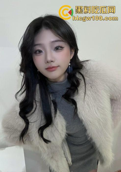 四川艺术职业学院学生妹【梁柳】火辣曝光,情趣套装脱衣裸舞定制,小穴粉嫩奶子挺拔,神级反差婊骚到极限!-12