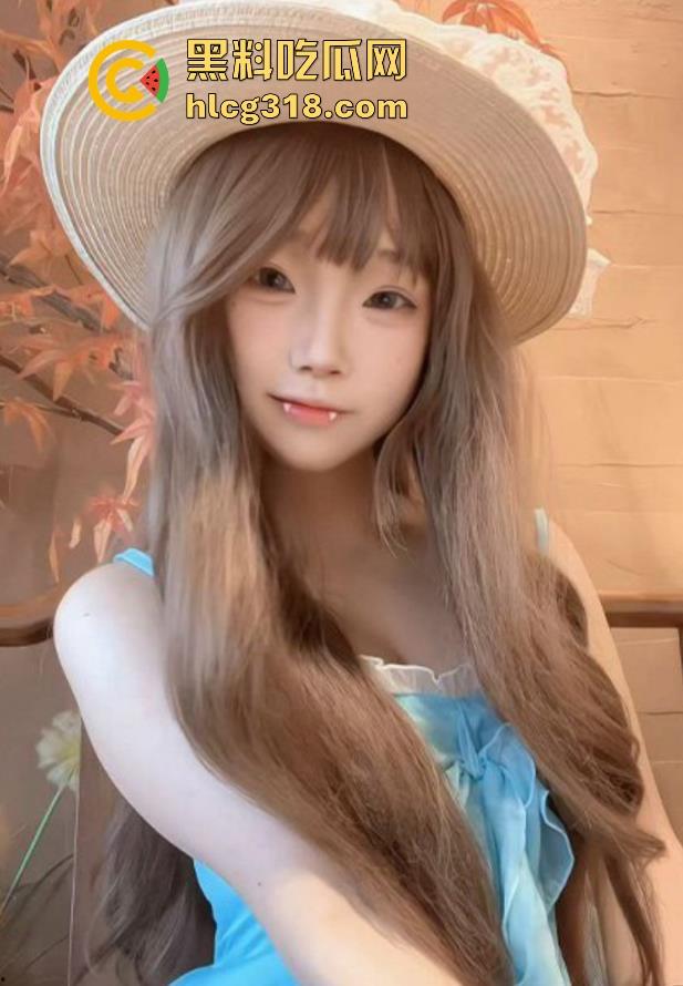 情窦初开的妹妹在房间内发情自慰,半掩房门勾引,我别无选择,只能亲自帮助扑灭火焰!-3